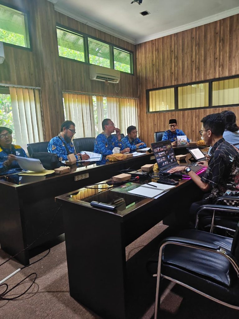 Journal 9 Ir. Imam Muthoha Mempresentasikan Konsep Revitalisasi Alun-Alun Hanggawana Di Hadapan Wakil Bupati Tegal Dan Jajaran Pemerintah Kabupaten Tegal.
