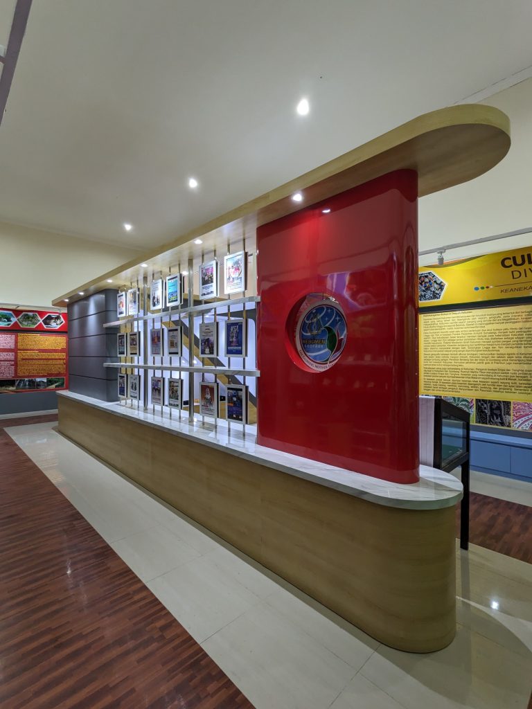 Desain Interior Galeri Geopark Kebumen Karya Well Architect Yang Menghadirkan Ruang Edukasi Modern Dan Interaktif.